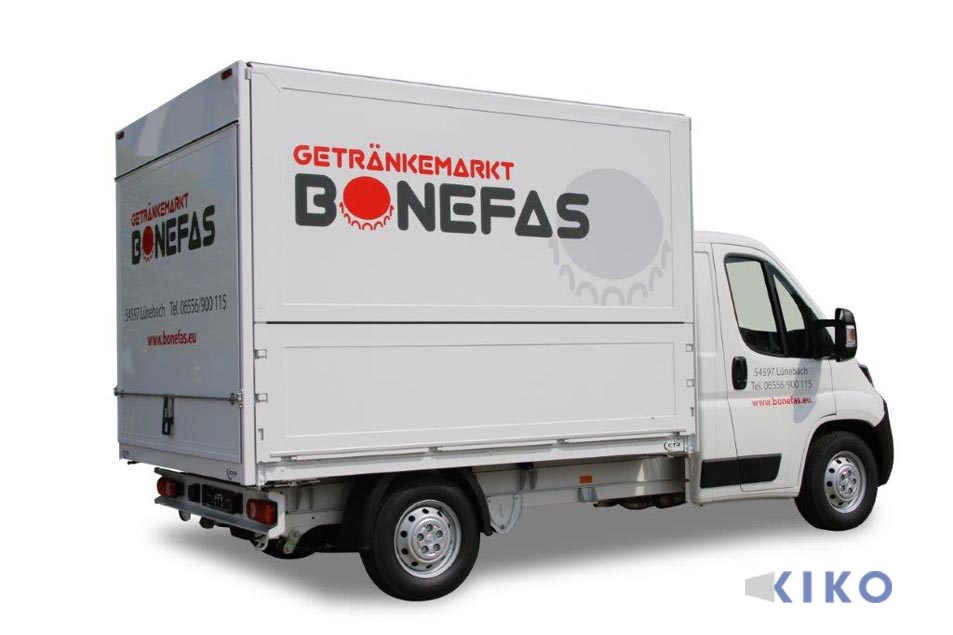 KIKO 10 light, Unterwand aus Paneelen