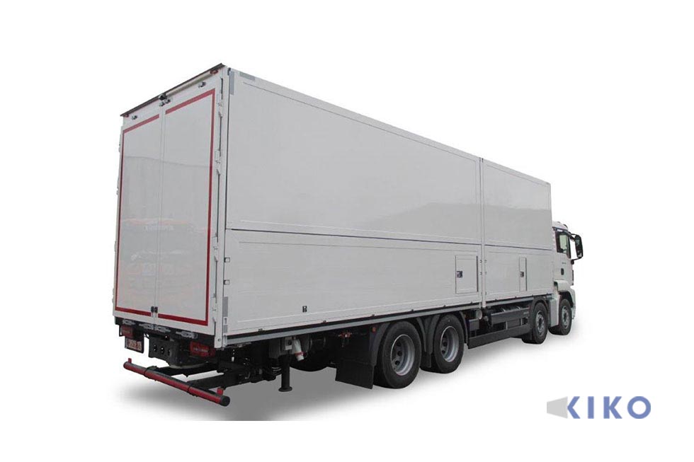 KIKO 10 Spezialaufbau mit Klappen in der Seitenwand